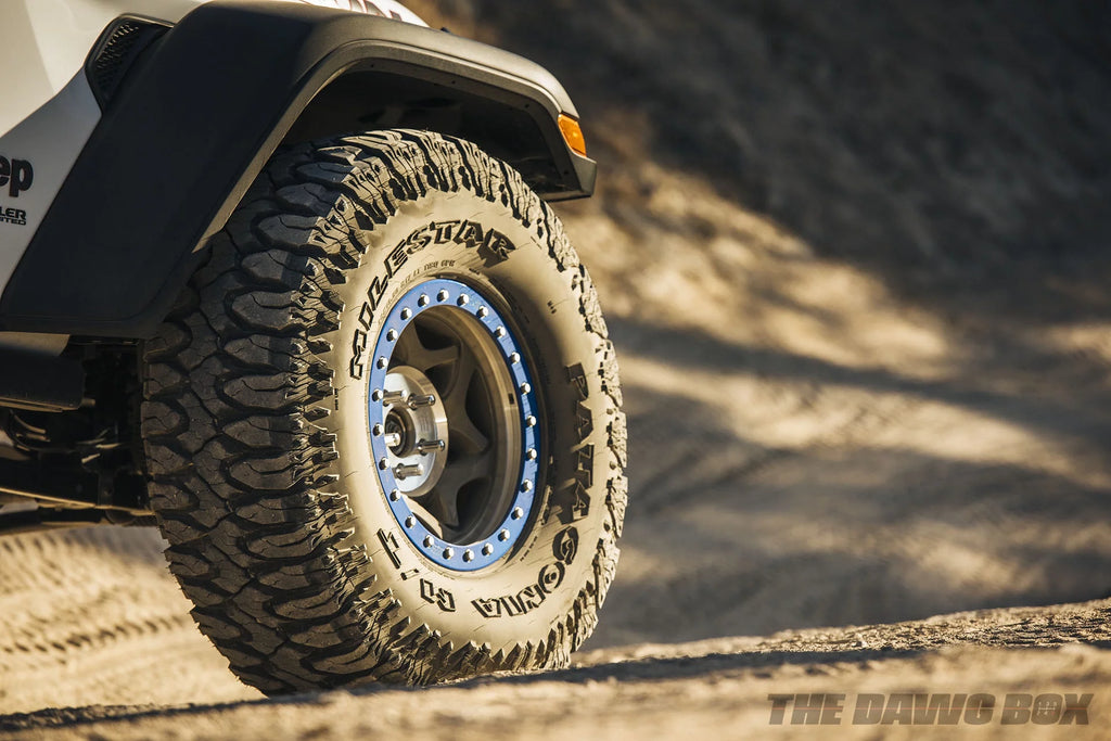 37X12.50R20 Mud-Terrain Tire J320