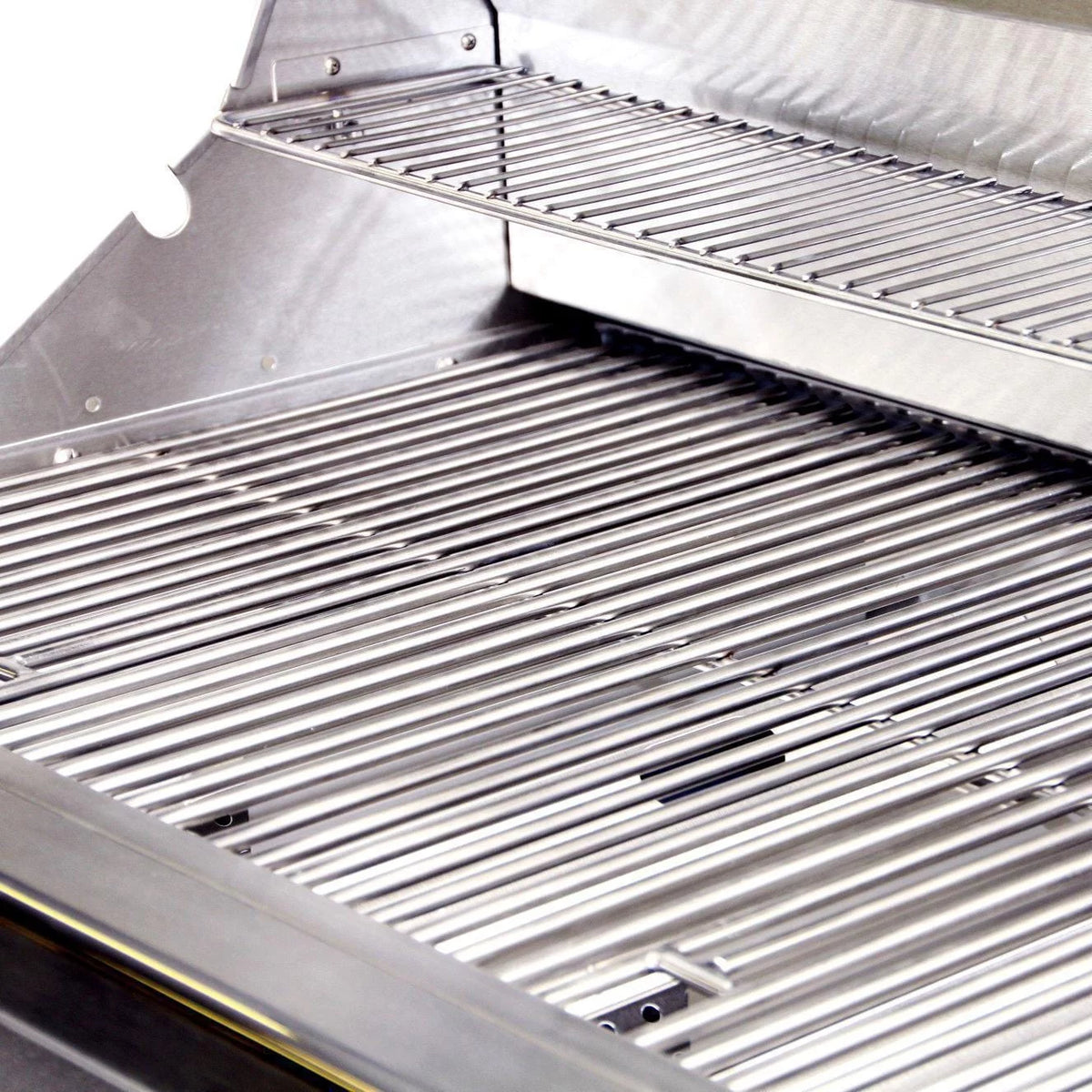 34-inch 3-burner Built-in Propane Gas Grill V70916