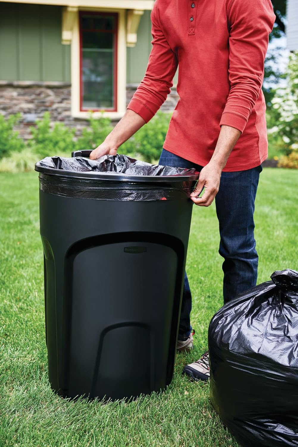 32 Gallon Black Rollout Trash Can X389799