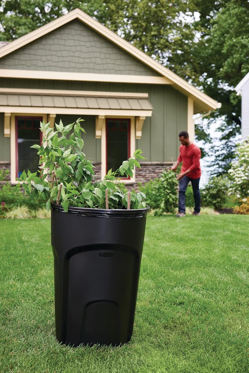 32 Gallon Black Rollout Trash Can X389799