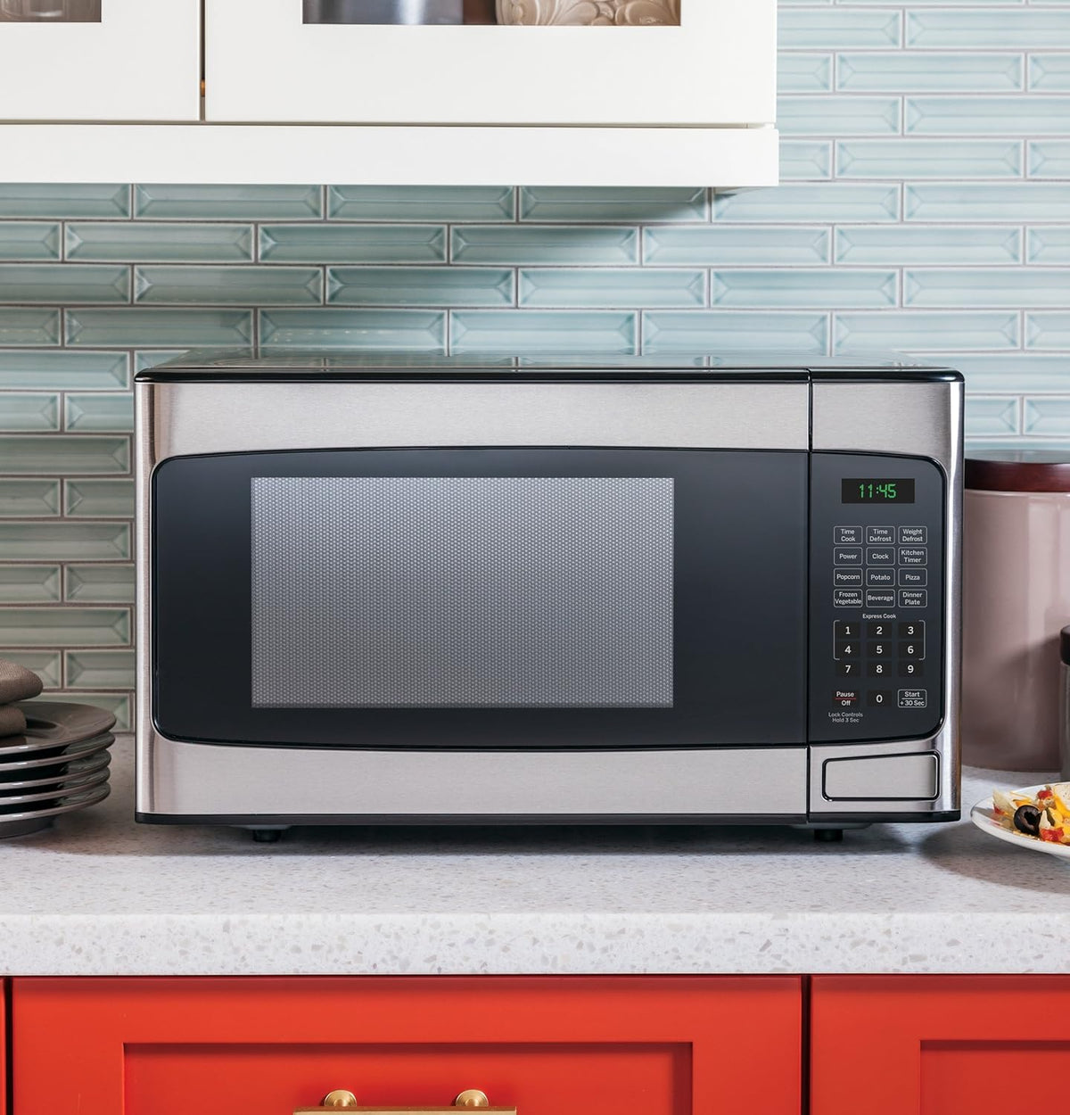 1.1 Cu. Ft. Capacity Countertop Microwave Oven N757