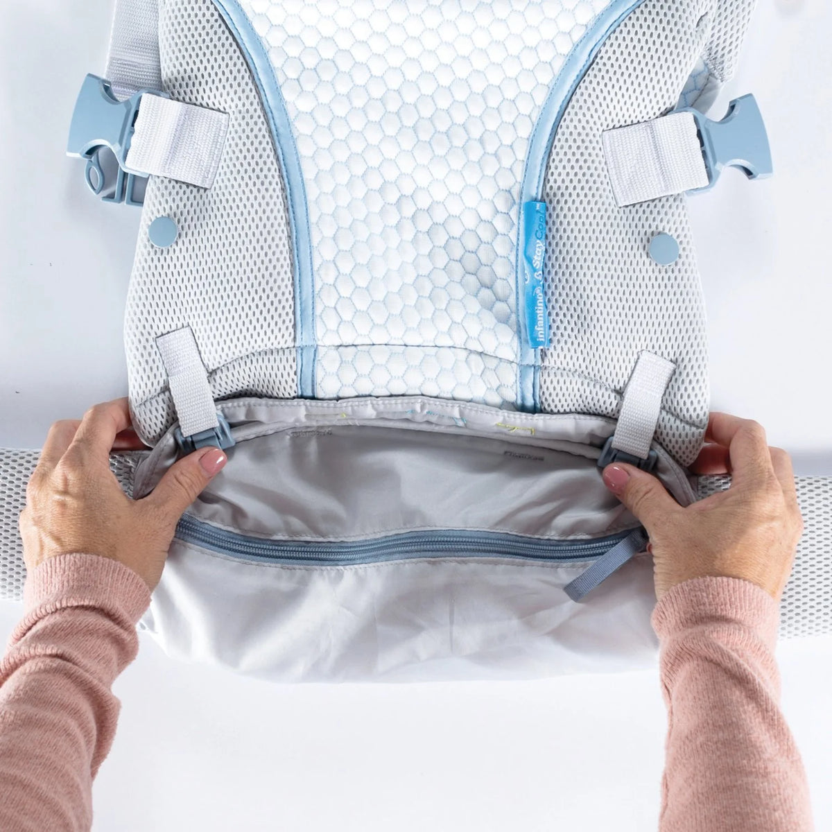 White Ergonomic Baby Carrier Z5749