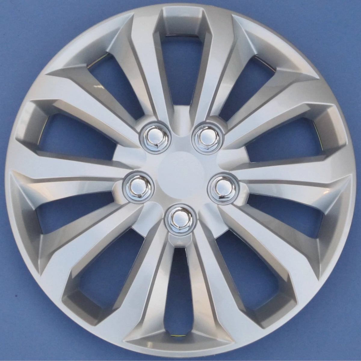 14-inch Wheel Cover Silver J36422