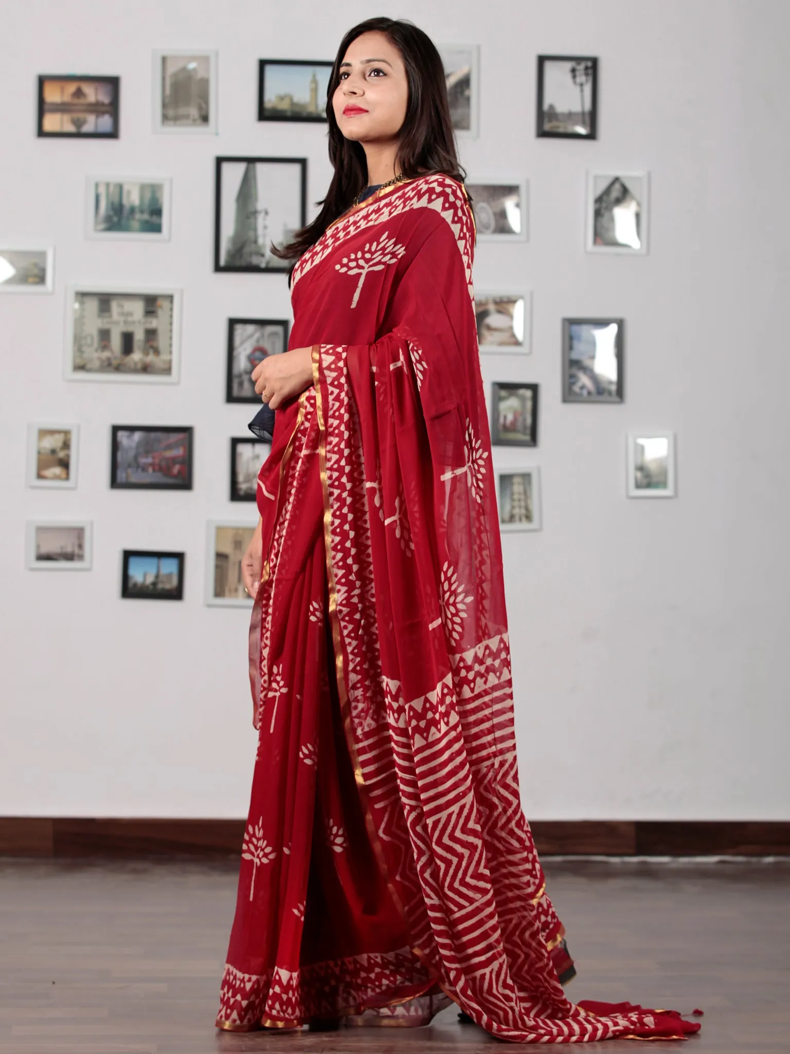 Red Ivory Hand Block Printed Chiffon Saree with Zari border - S031702736