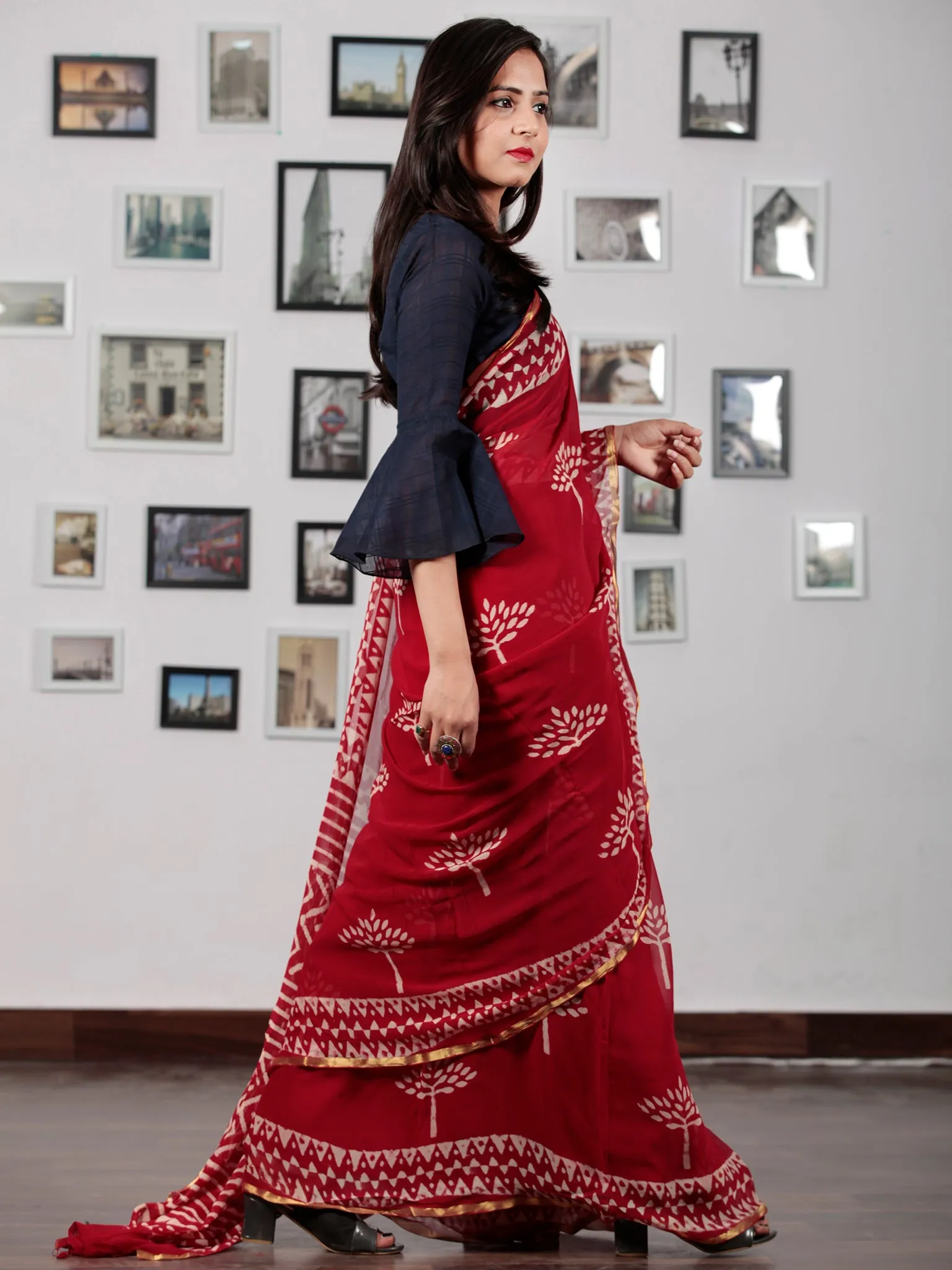 Red Ivory Hand Block Printed Chiffon Saree with Zari border - S031702736